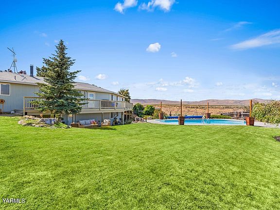 4th image of 511 E Pine Hollow Rd