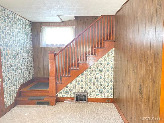 5th image of 312 N McKenzie Ave