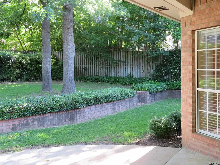 2908 Plymouth Cir — Photo 19