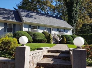 11 Candleberry Rd, Barrington, RI 02806