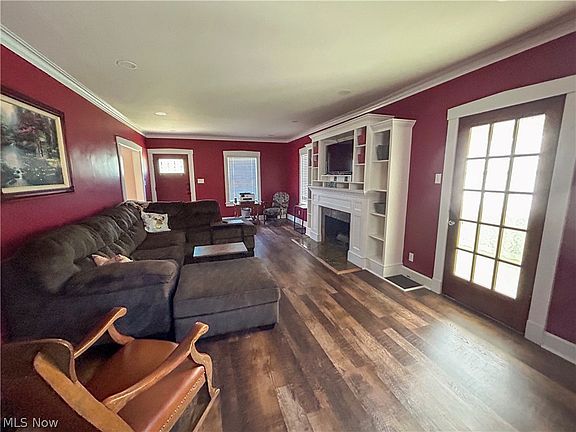 3rd image of 157 Wildwood Dr