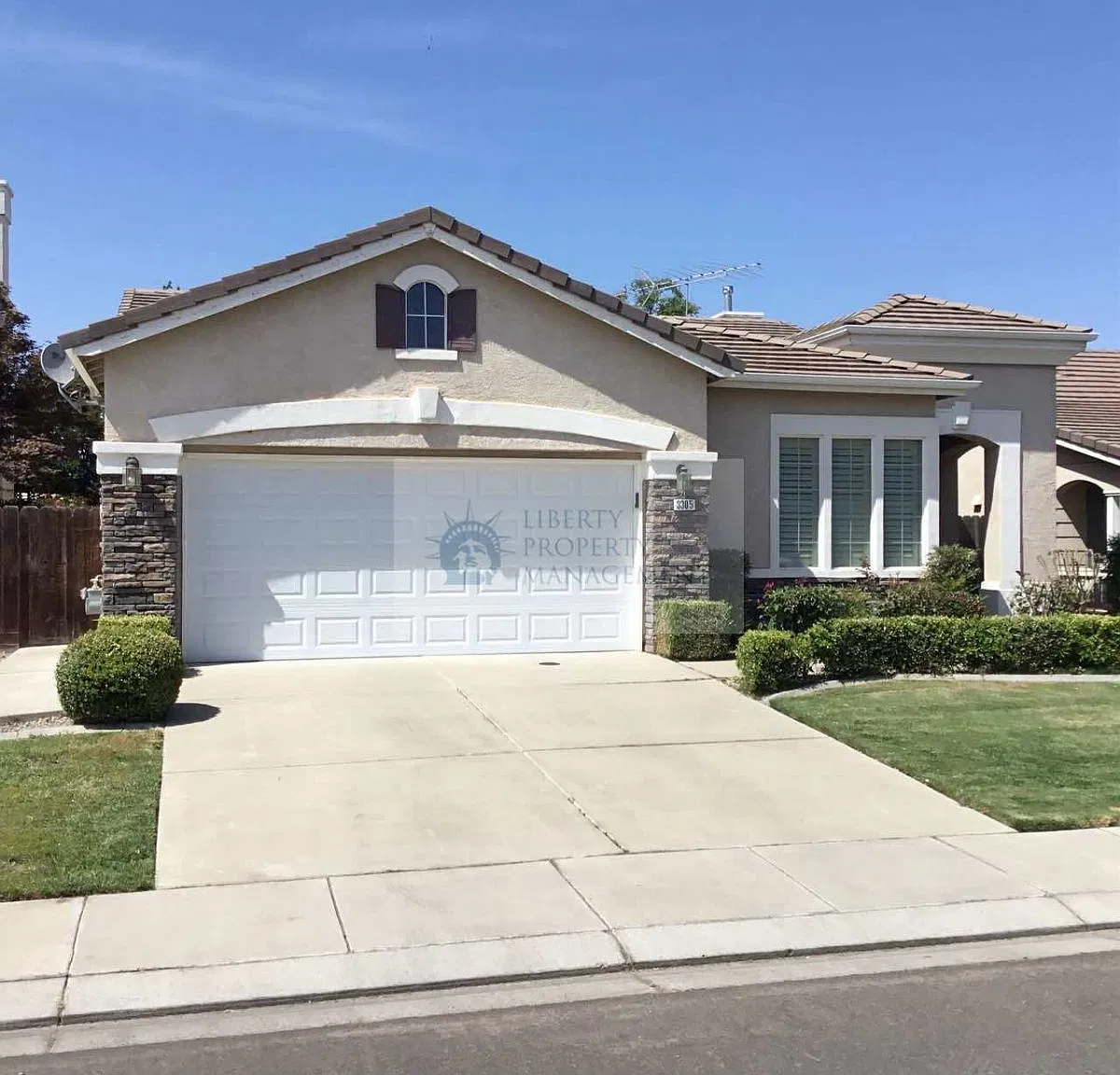 3 bed, 1810 sqft, $2,395 — Photo 1