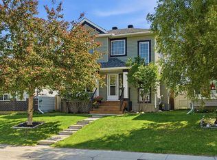 316 W Harvest Rose Cir NE, Calgary, AB T3K 4P5