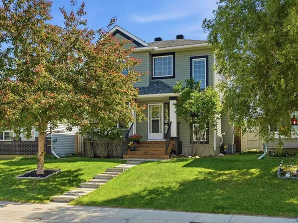 316 W Harvest Rose Cir NE, Calgary, AB T3K 4P5