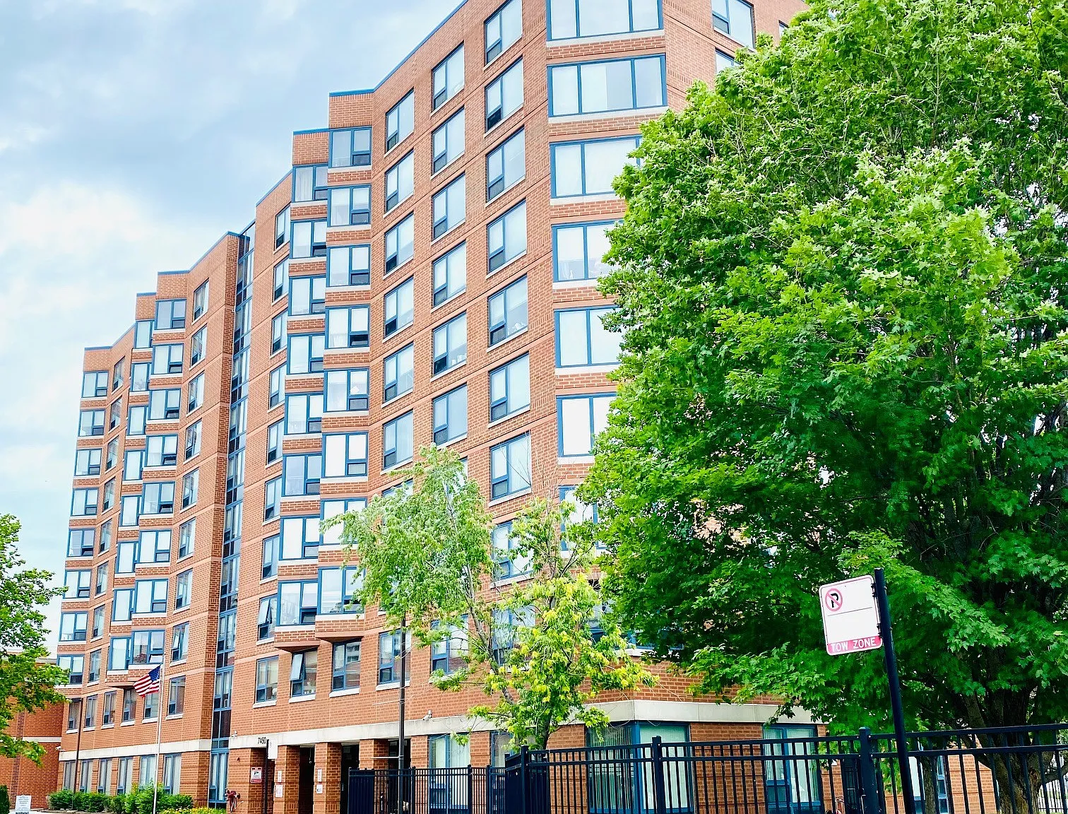 James Sneider Apartments — Photo 3