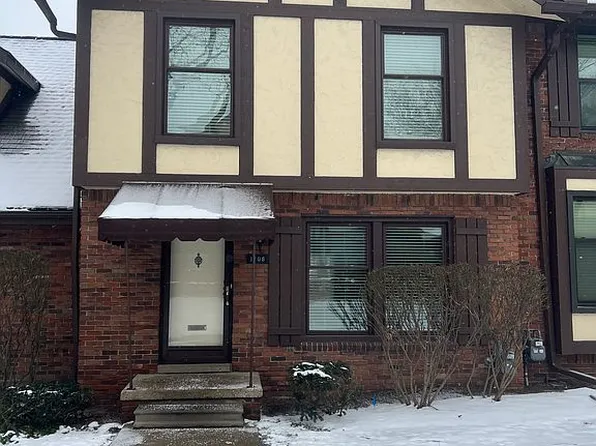 1708 Vernier Rd #33, Grosse Pointe Woods, MI 48236