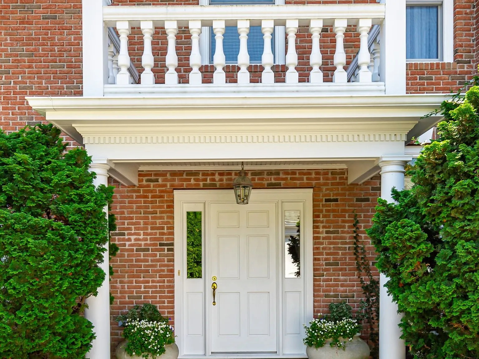 Just Reduced- Beautifully Furnished Rental ~ Southampton Village — Photo 3
