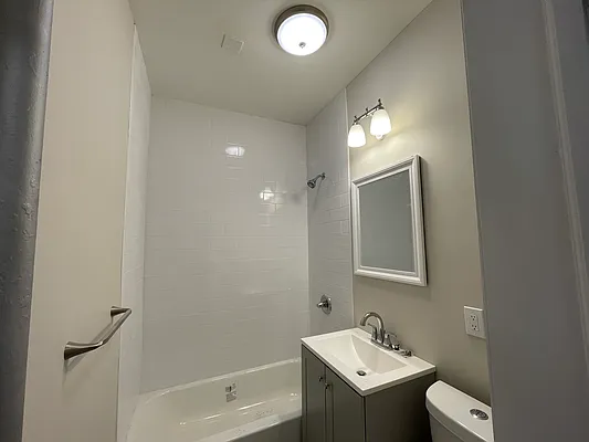 Rented by E Realty International Corp | media 6