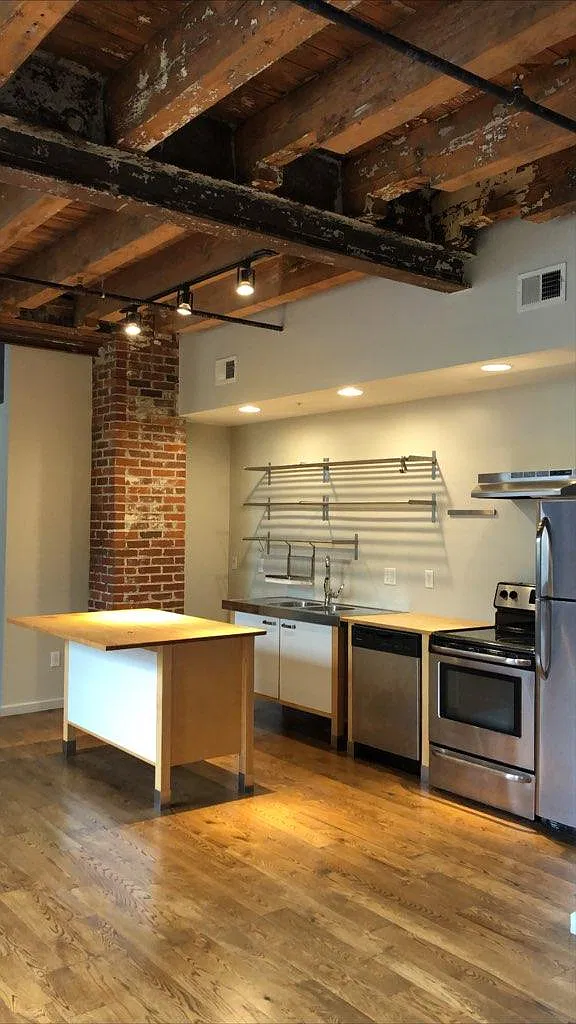 1 bed, 805 sqft, $1,355 — Photo 1
