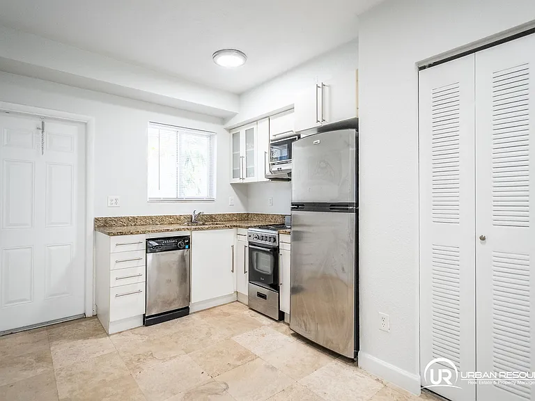 2180 Bay Dr #5B — Photo 10