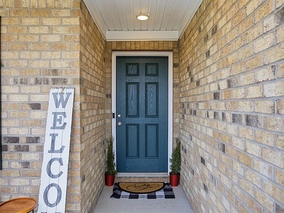 4th image of 233 Candy Apple Ln