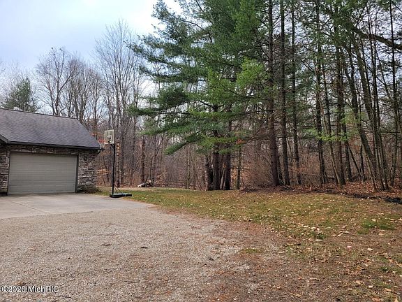 4th image of 7843 Northland Dr
