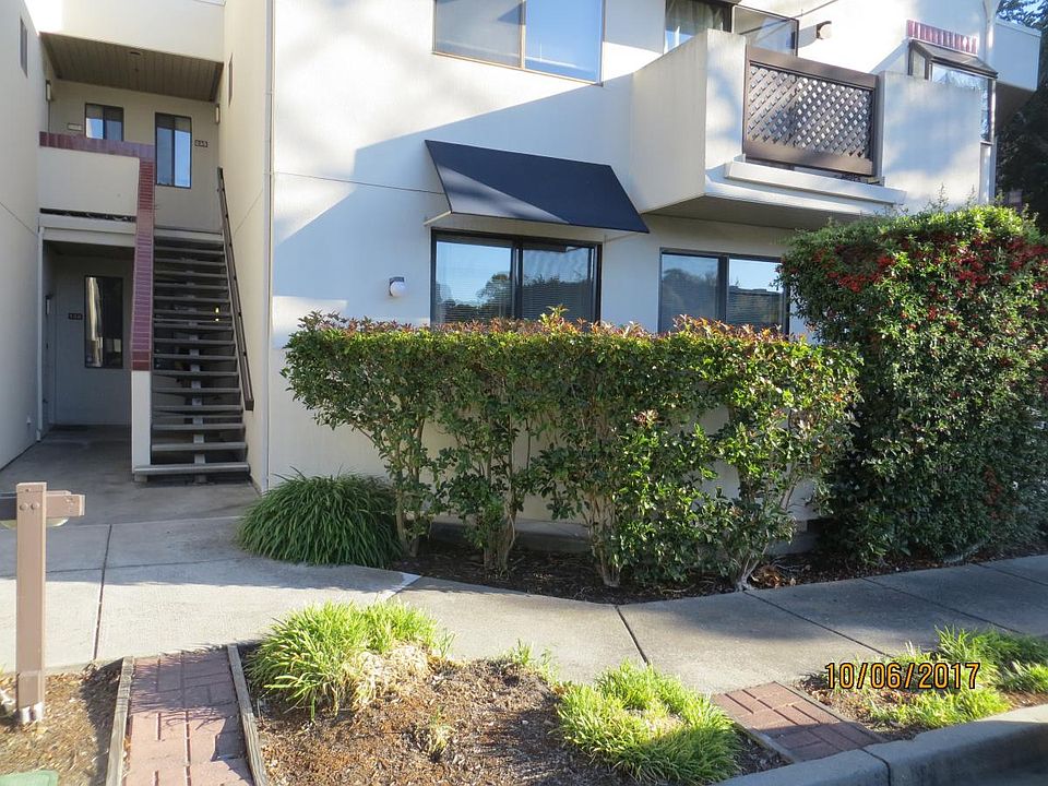 Front the of the Unit 1st floor