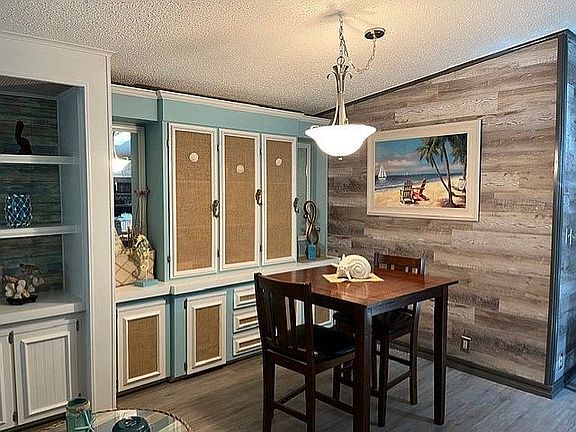 2nd image of 570 Dolphin Cir