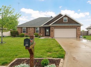 523 Long Leaf Blvd, Rogersville, MO 65742