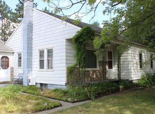 898 S Roberts Rd, Grayling, MI 49738