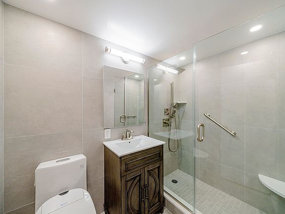 5th image of 420 E 51st St APT 11E