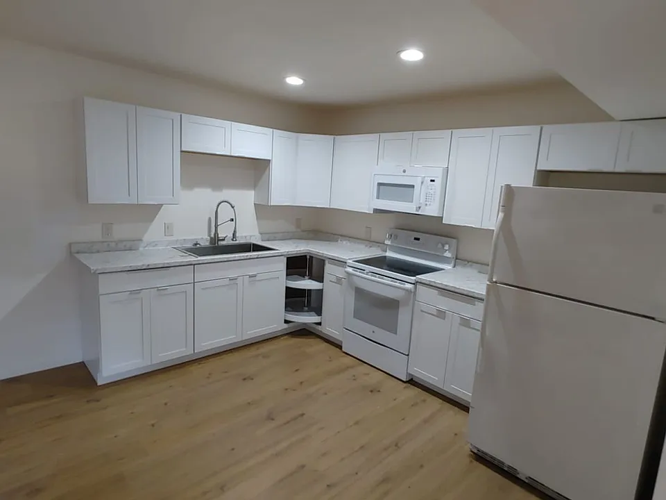 716 & 718 W 25th St