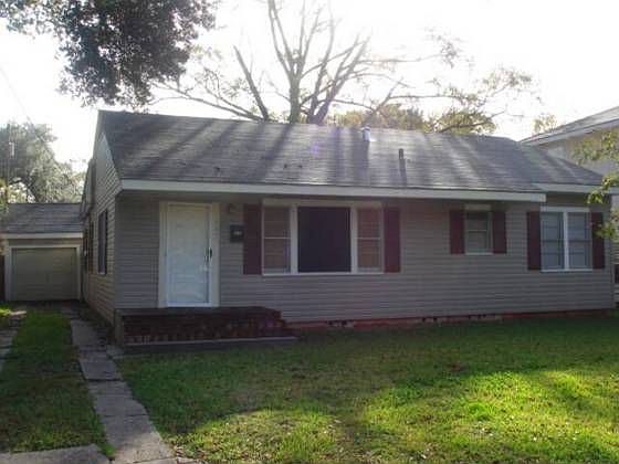 1st image of 705 E 1st St
