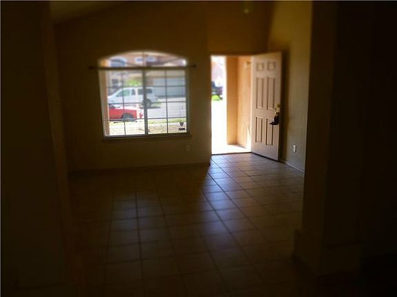 4th image of 6232 Grace Madriles