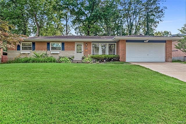 1st image of 9083 Crest Oak Ln