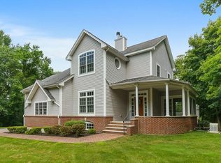 42 Hazen St, Chelmsford, MA 01824