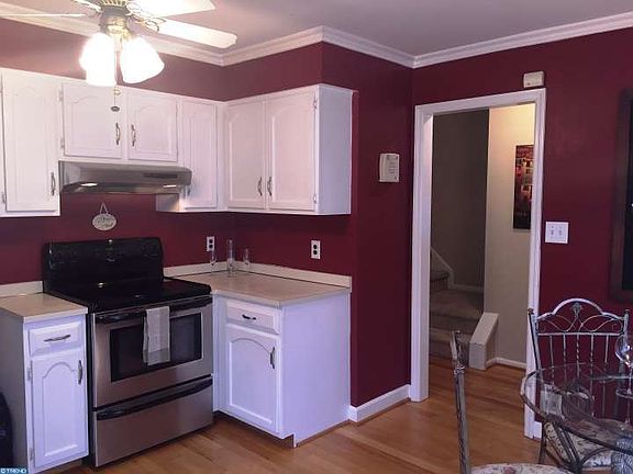 4th image of 828 Stockbridge Dr