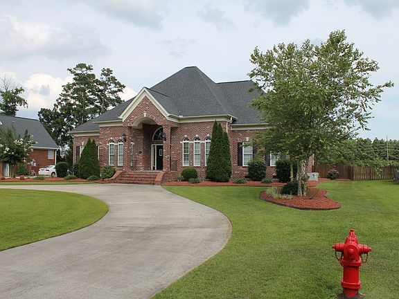 Circular Drive - Landscaping