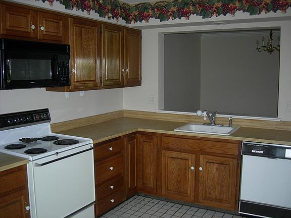 4th image of 20 Banbury Ct