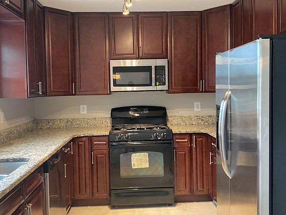 5th image of 3542 Armfield Farm Dr