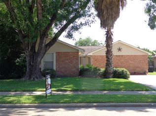 10111 Charmont Rd, La Porte, TX 77571