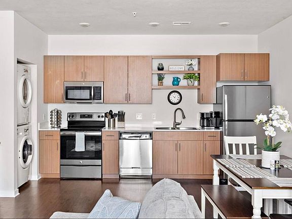 5th image of 630 S Garfield Ave Unit 118