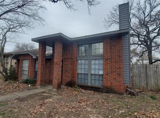 11815 Sunrise Dr, Balch Springs, TX 75180
