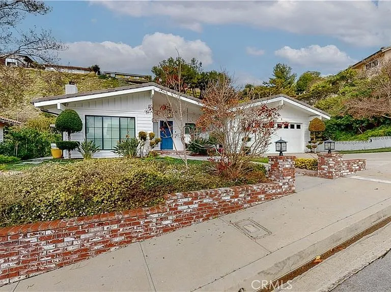 3119 Mesa Verde Dr — Photo 2