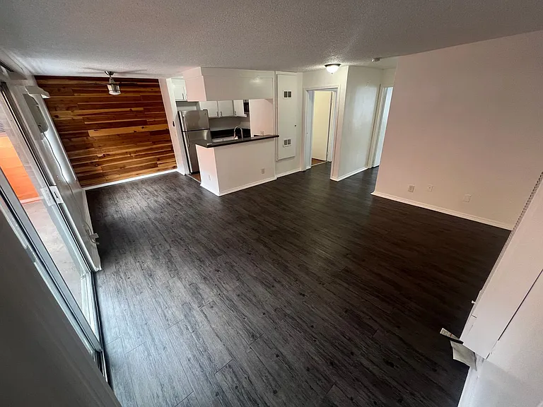 VRA27 LLC- "Villa Regency Apartments" — Photo 52