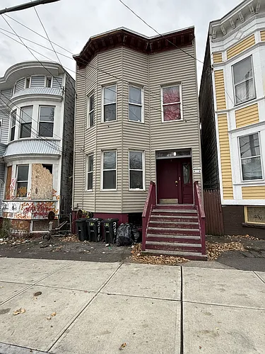 380 Orange St #1 Photo 1