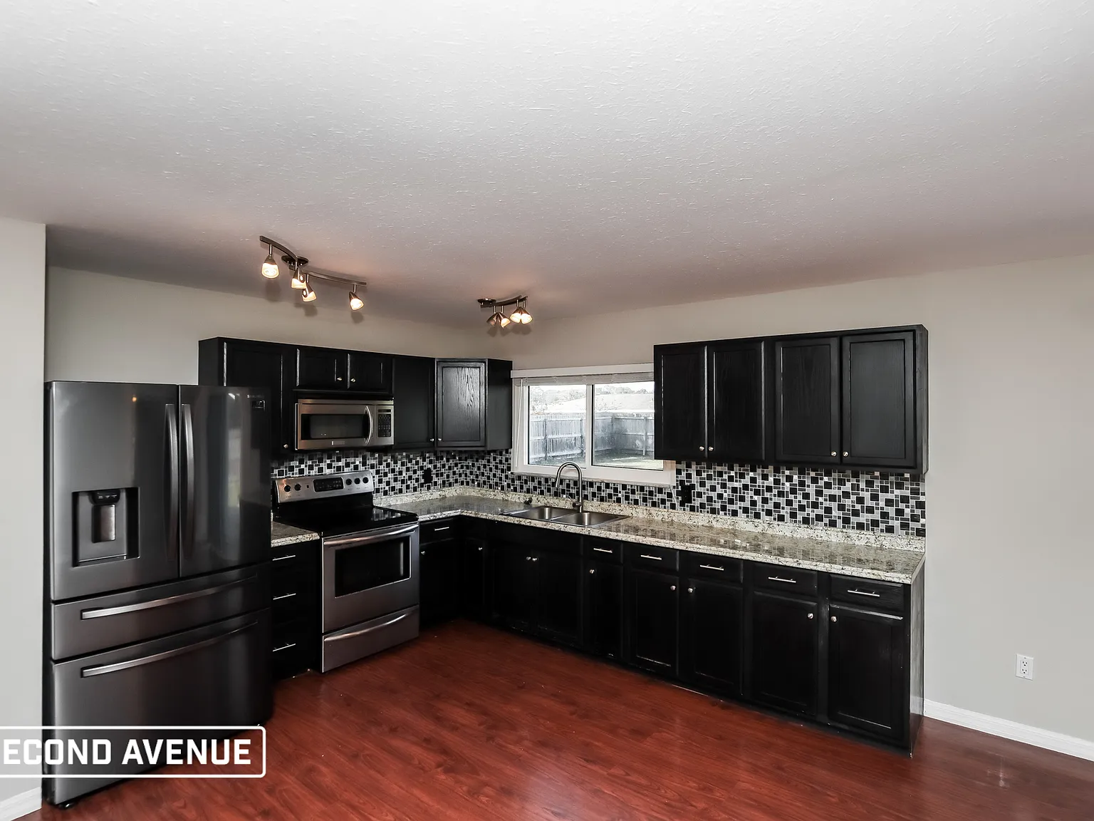 3 bed, 2.0 bath, 1590 sqft, $1,850 — Photo 4