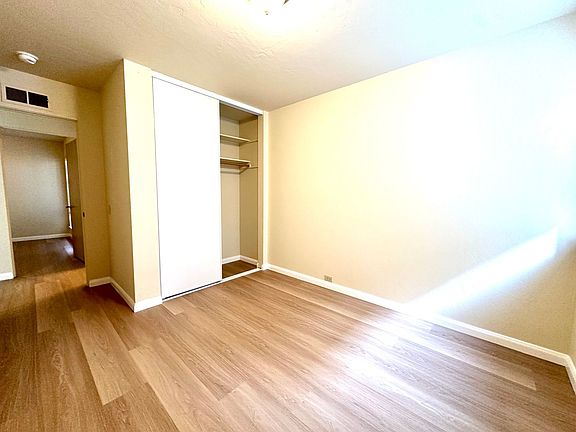 3rd image of 120 Locksley Ave APT 2