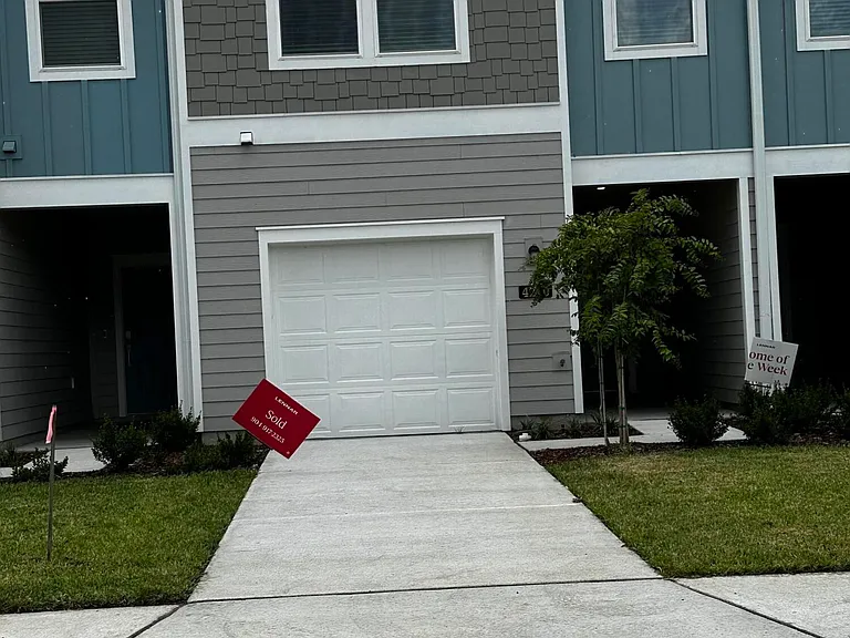 4309 Leeward Breeze Loop — Photo 2