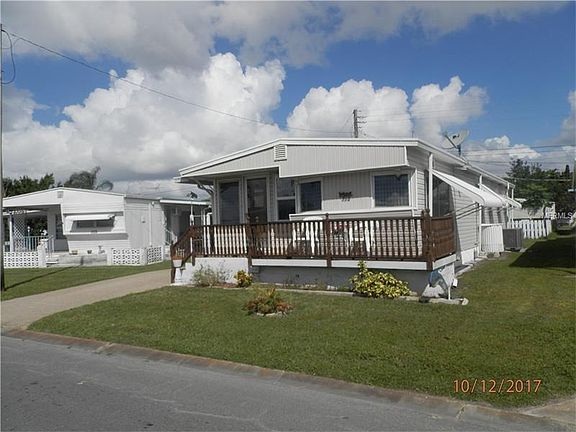 3rd image of 715 51st Avenue Dr W