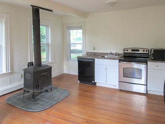 4th image of 6 Parker Ave #A