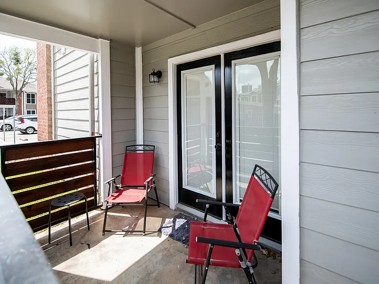 Esters Rd — Photo 17