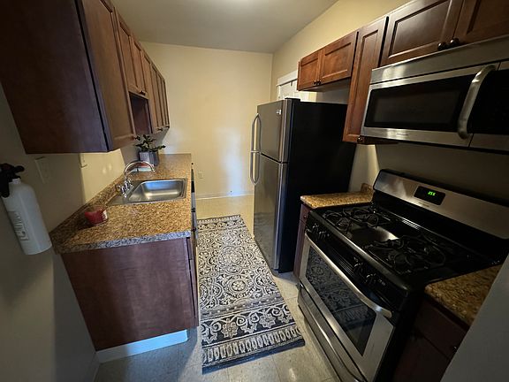 5th image of 505 Washington St #206