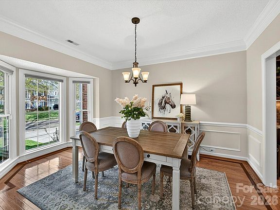 4th image of 6711 Lyndonville Dr