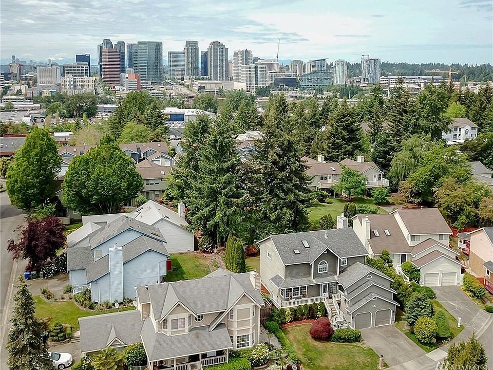 1st image of 325 123rd Pl NE