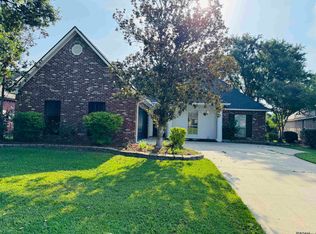 17666 Lake Azalea Dr, Baton Rouge, LA 70817