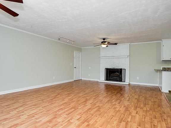 5th image of 2300 Kimway Dr