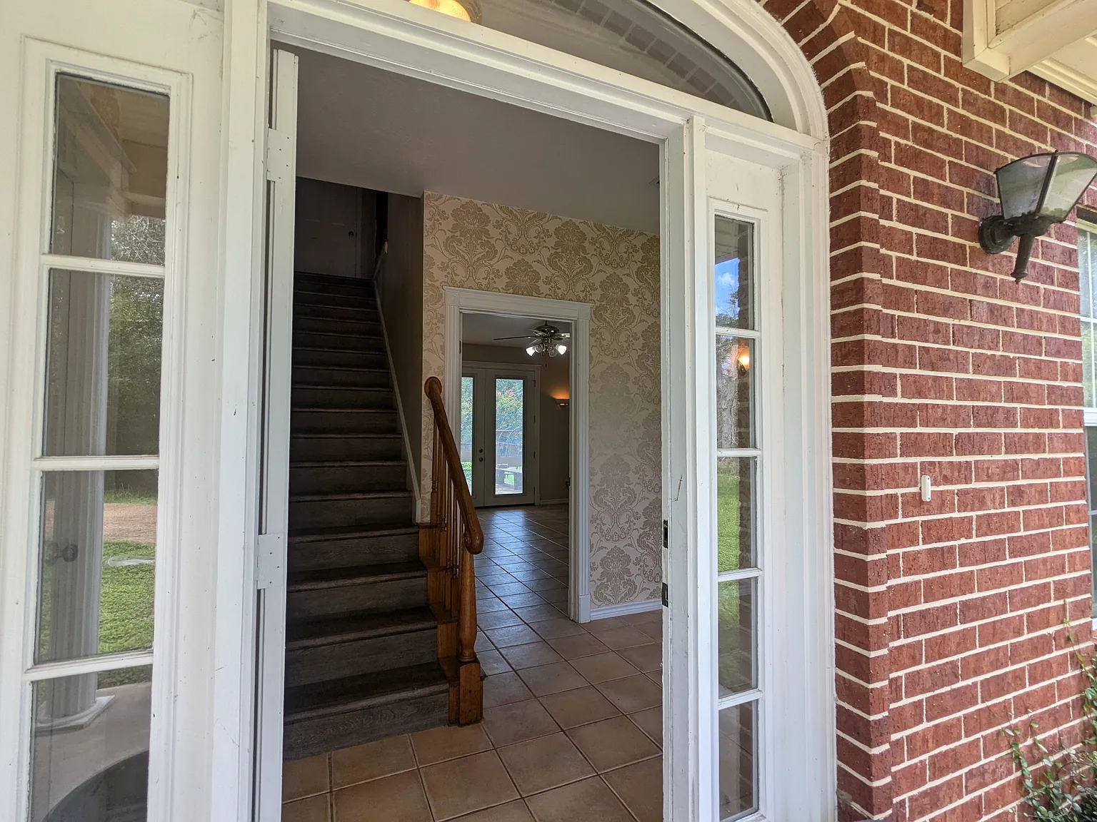 5 bed, 3.5 bath, 2950 sqft, $3,900 — Photo 4