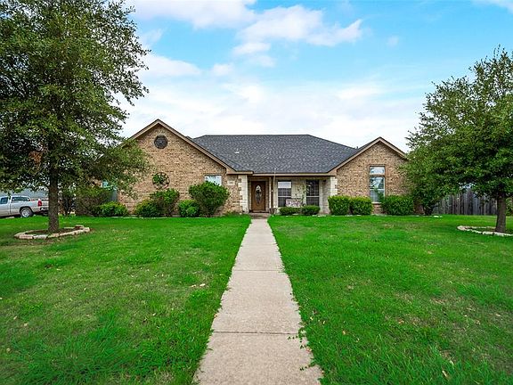 2nd image of 1204 Stonelake Dr