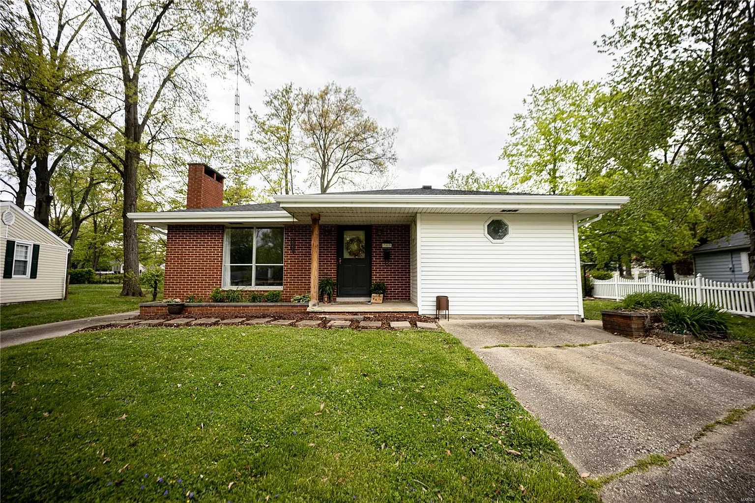 709 Shannon Dr photo 1
